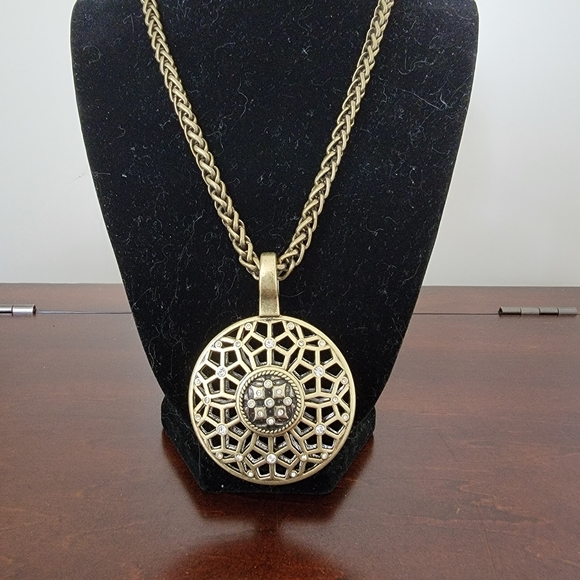 Premier Second Act pendant with necklaces - Picture 3 of 8